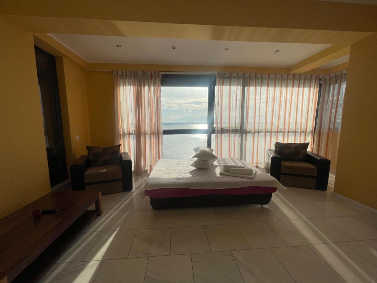 Sophia Lake View Suite 马马亚 外观 照片