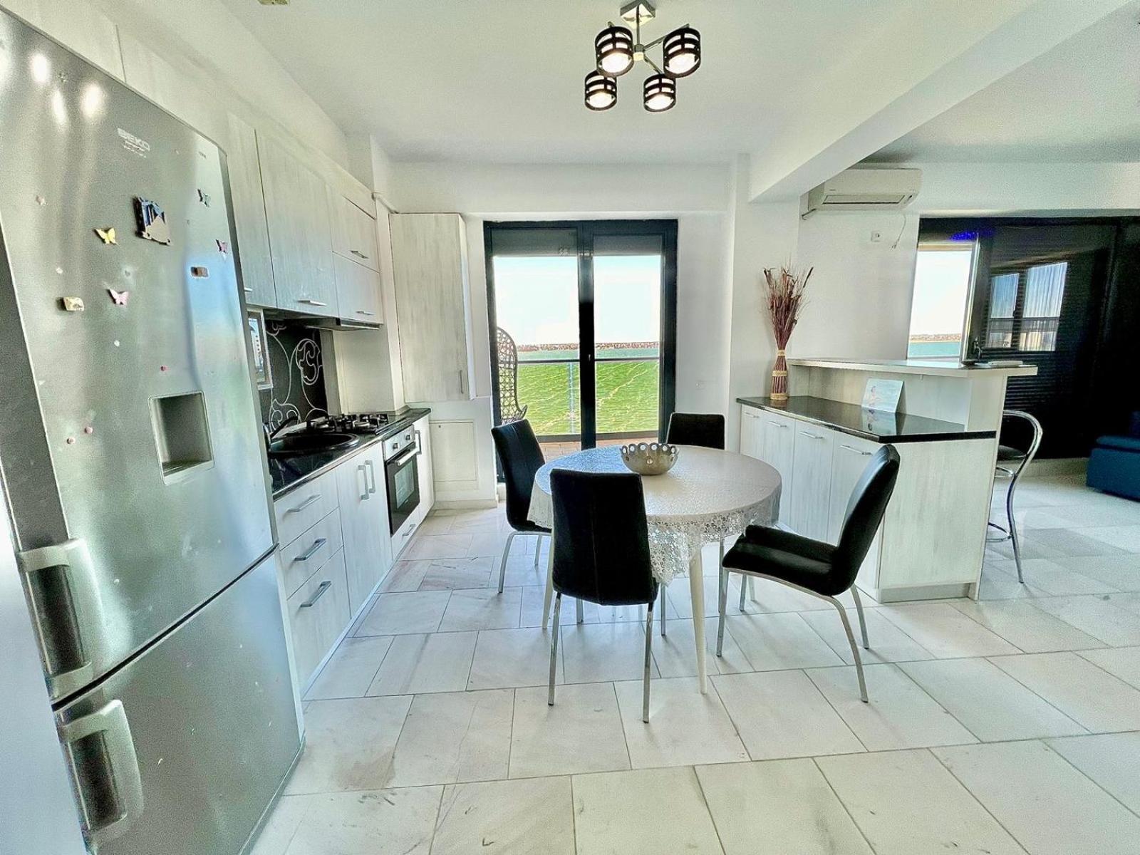 Sophia Lake View Suite 马马亚 外观 照片